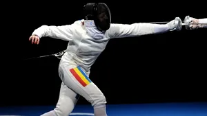Ana Maria Brânză şi Anca Măroiu, în semifinalele CM de scrimă, asigurându-şi medaliile de bronz