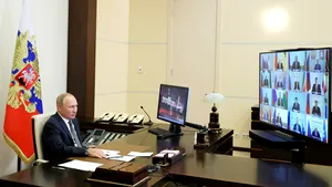 Îndemnul lui Putin pentru ruşi, după creşterea cazurilor de COVID-19. În spitalele din Moscova se internează cu 30% mai mulţi pacienţi