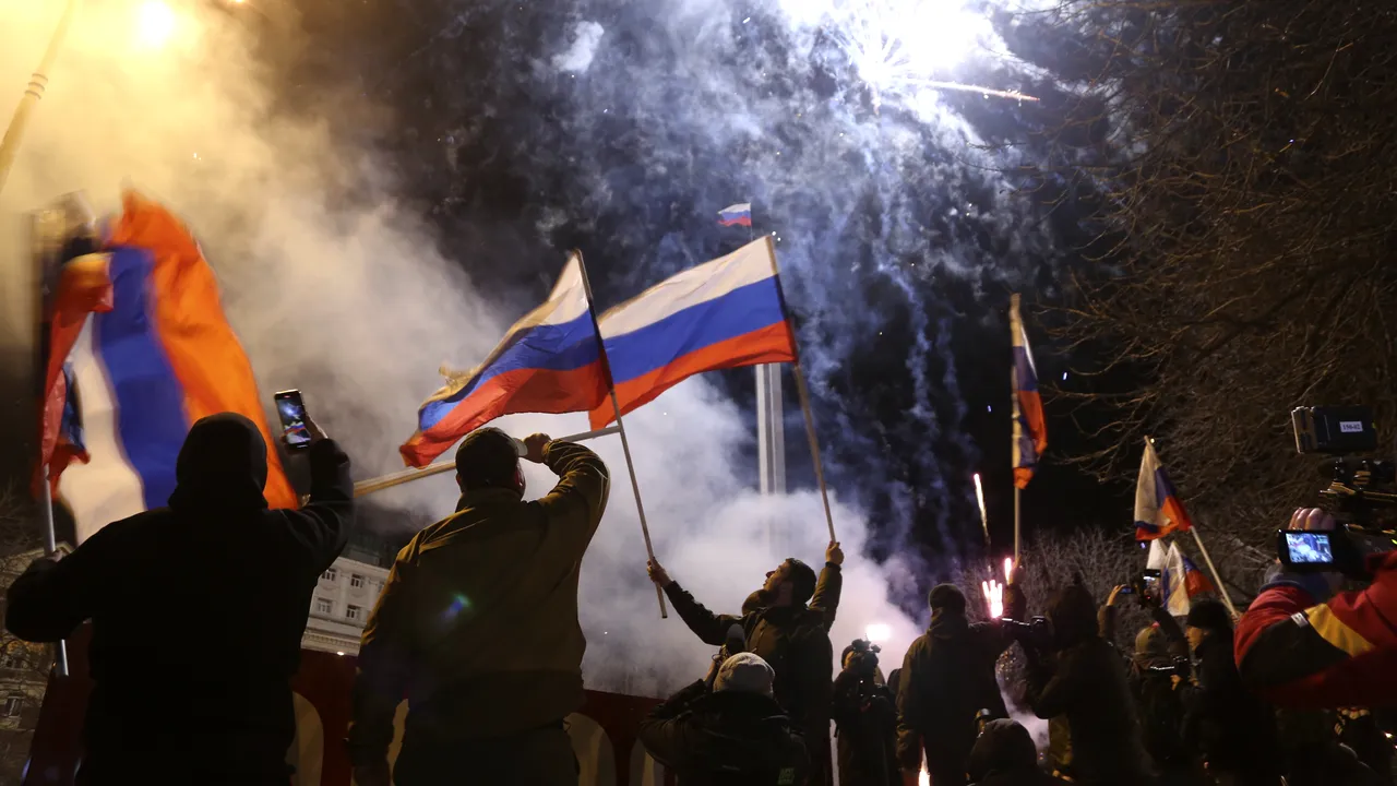 Petreceri pe străzile din Doneţk, după discursul lui Vladimir Putin

