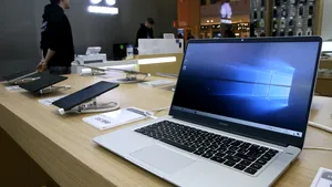Dacă nu mai vrei telefoane Huawei, ce zici de laptopuri?