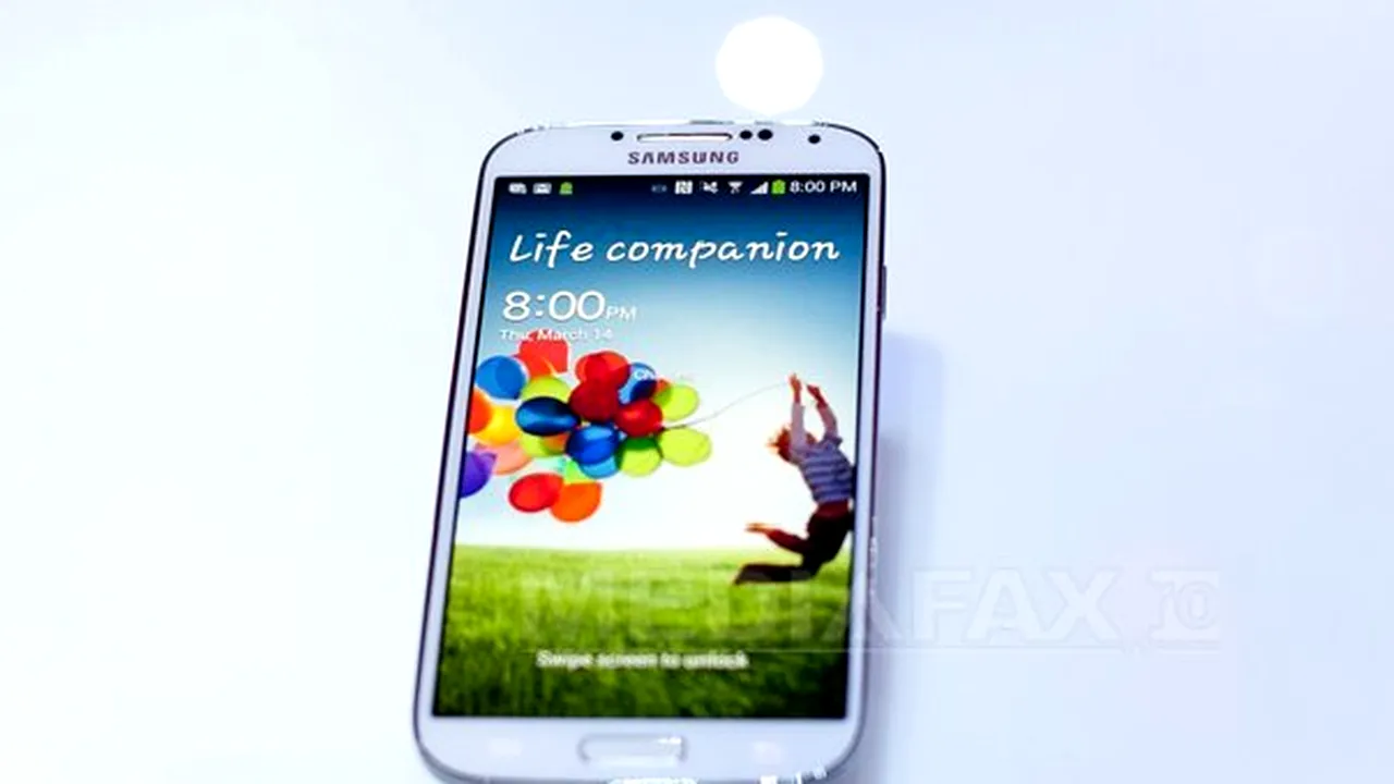 Samsung a prezentat smartphone-ul Galaxy S 4, disponibil din aprilie în 155 de ţări. Cum arată şi ce dotări are noul telefon - FOTO