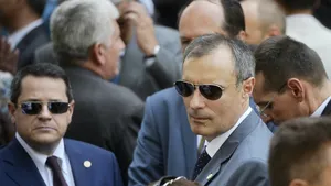 Klaus Iohannis a semnat decretele de eliberare din funcţie şi trecere în rezervă a generalului Coldea
