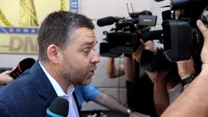 Exclusiv LIVE TEXT I Acuzațiile DNA în dosarul Ciucu – Oficiul pentru Jocuri de Noroc: luare de mită de la 2 persoane, prin servicii de publicitate și consultanță electorală.  Primarul Capitalei și liderul PNL, pus sub control judiciar de DNA. Liderul: „Sunt nevinovat. Știu că de acum înainte voi avea o tinichea de coadă”.