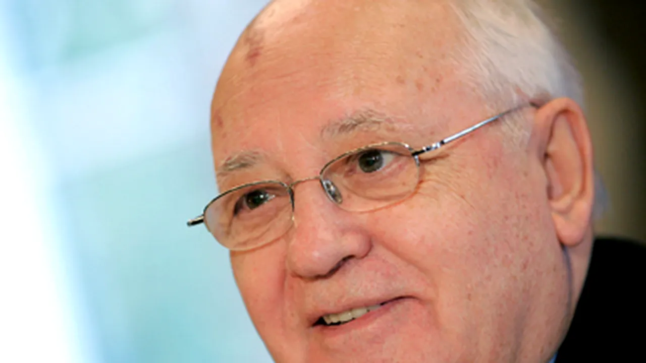 Gorbaciov afirmă că a reuşit evitarea celui de-al treilea război mondial