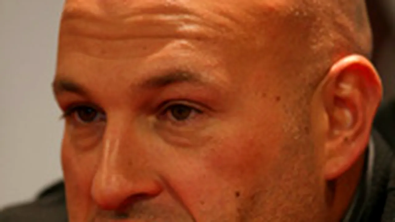 Paszkany, „cetăţeanul“ care i-a scris lui Băsescu, a donat PD-L-ului 238.000 de euro