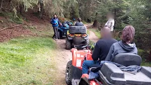 Turişti amendaţi pentru că au intrat cu ATV-urile în zona protejată a Parcului Piatra Craiului