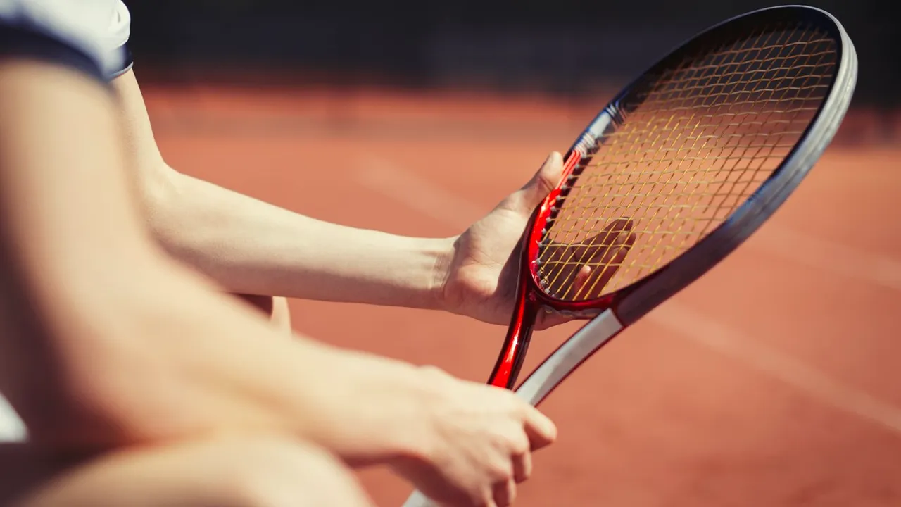 VIDEO | Cel mai bizar meci de tenis: Un sportiv a pierdut toate punctele jocului şi e suspectat de trucare