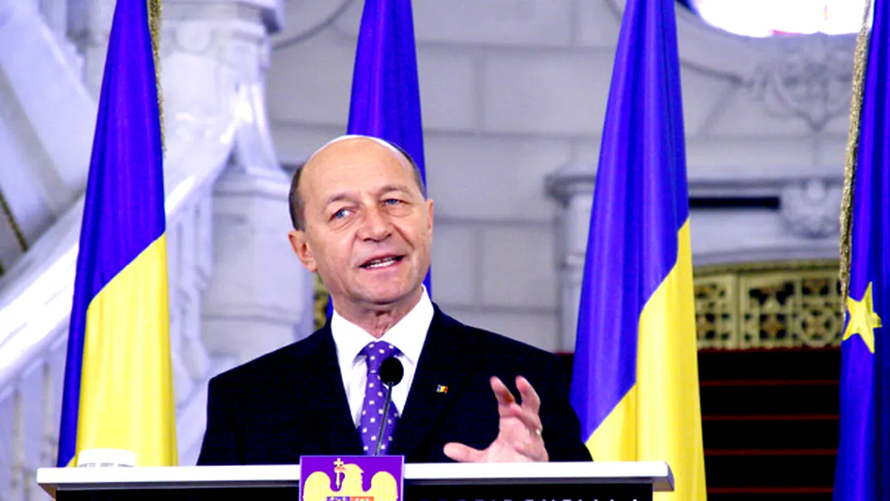 Băsescu va invita reprezentanţii PNL şi PSD, marţi, la Cotroceni