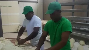 UDMR intervine în scandalul brutarilor din Sri Lanka care lucrează în Harghita: Nu putem accepta incitarea la ură / Care ar fi, de fapt, realitatea