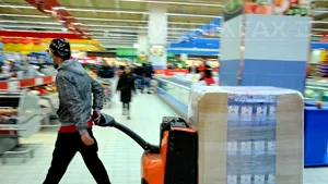 Panica este cuvântul de ordine în criza lanţurilor de aprovizionare. Companiile caută soluţii