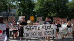 „Elevi, studenți, toți suntem prezenți!” – se strigă în fața Ministerului Educației. A doua zi de proteste