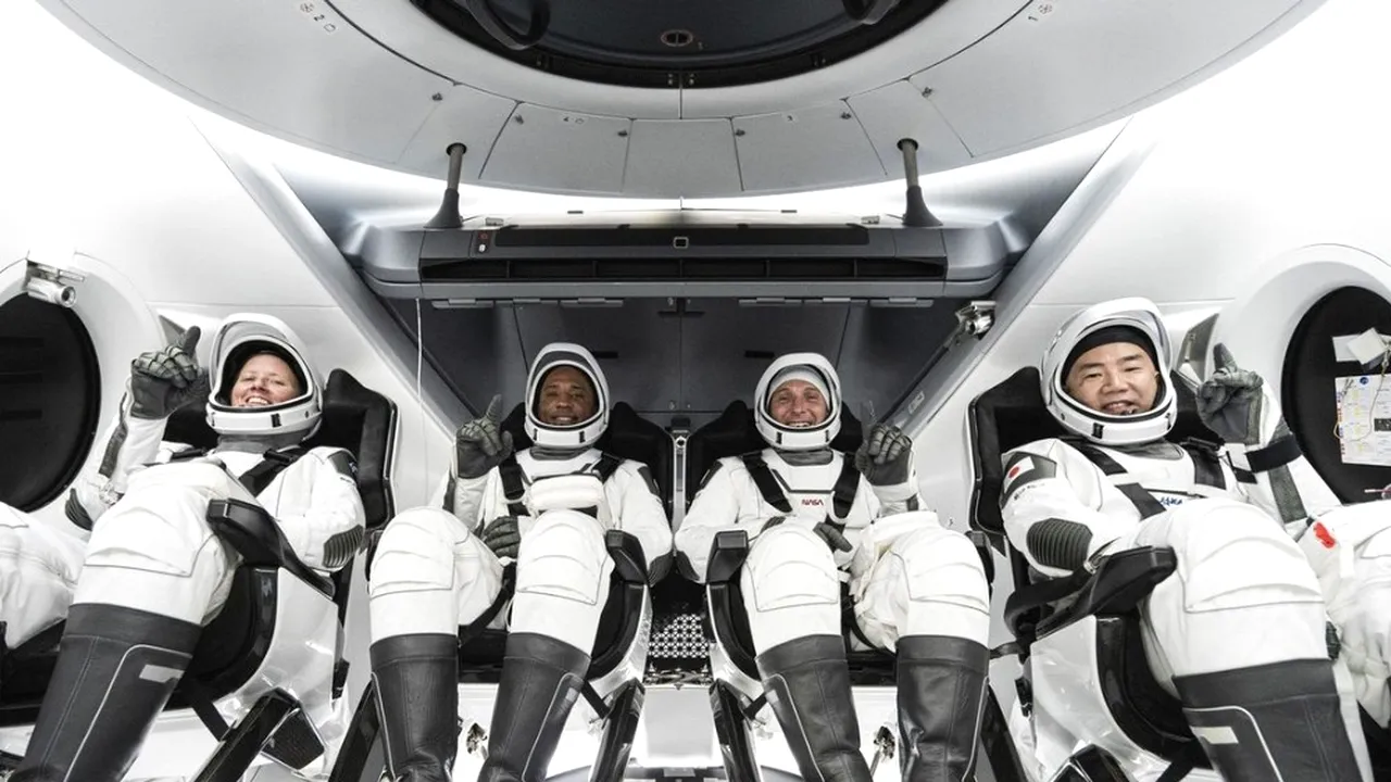 Patru astronauţi americani vor vota din spaţiu pentru alegerile prezidenţiale