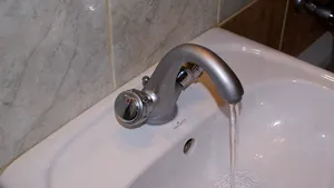 Bucureştenii vor plăti o taxă pentru apă uzată de 10 bani pe metrul cub