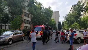 Un bărbat, fumător înrăit, a murit carbonizat într-un incendiu | FOTO
