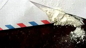 Plicuri suspecte conţinând un praf alb, primite de companii din New York