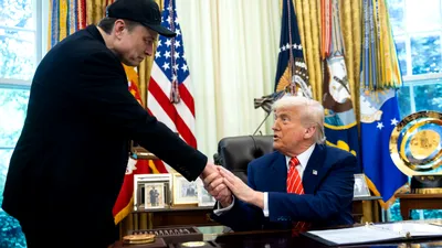 EXTERNE Trump zboară spre China împreună cu Elon Musk și Jensen Huang de la Nvidia la bordul Air Force One
