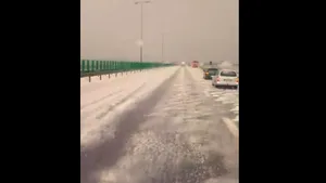 Grindină în Constanţa. Autostrada A4, acoperită cu un strat de gheaţă | VIDEO