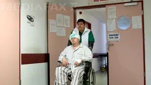 Bărbatul căruia i-au fost implantaţi electrozi intracerebral pentru tratamentul epilepsiei este bine