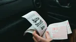 A dat 10 euro pe un bilet răzuibil și a câștigat 2 milioane de euro. Unde a fost vândut cuponul norocos