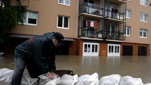 Mii de persoane sinistrate în Ungaria, din cauza inundaţiilor