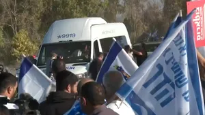 Primii șapte dintre cei 20 de ostatici eliberați din Gaza, predați armatei israeliene