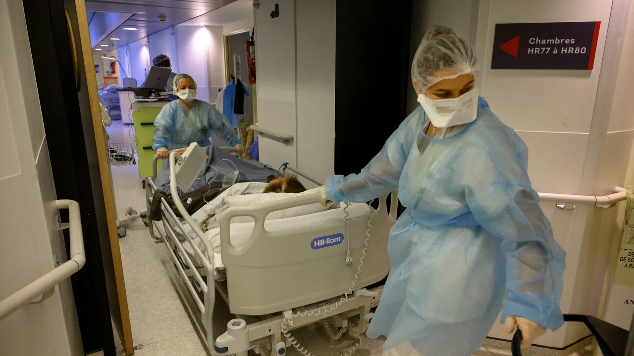 Coronavirus 4 noiembrie 2021. Aproape 9.000 de cazuri noi şi 489 de decese. Creşte numărul pacienţilor la ATI. Bilanţ COVID-19