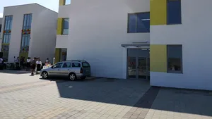 Mii de elevi din Bistriţa încep şcoala în şantiere 