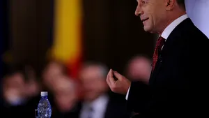 Băsescu lui Geoană: A trebuit să plecaţi din Guvern ca un interimar să rezolve problema rezidenţilor