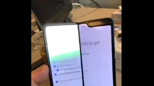 Livrările telefonului pliabil Galaxy Fold, amânate. Samsung anunţă clienţii care au plătit deja că nu ştie încă data oficială la care îşi vor primi smartphone-urile