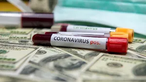 Cum vor profita liderii „atotputernici” de criza coronavirusului. De teama pandemiei, oamenii au renunţat la libertăţile personale