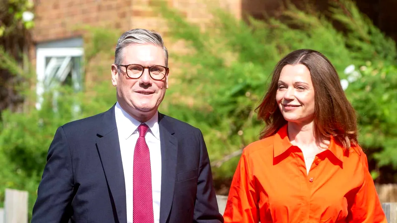 Victoria, soţia lui Keir Starmer, este rezervată şi timidă. Cu ce se ocupă noua primă doamnă britanică

