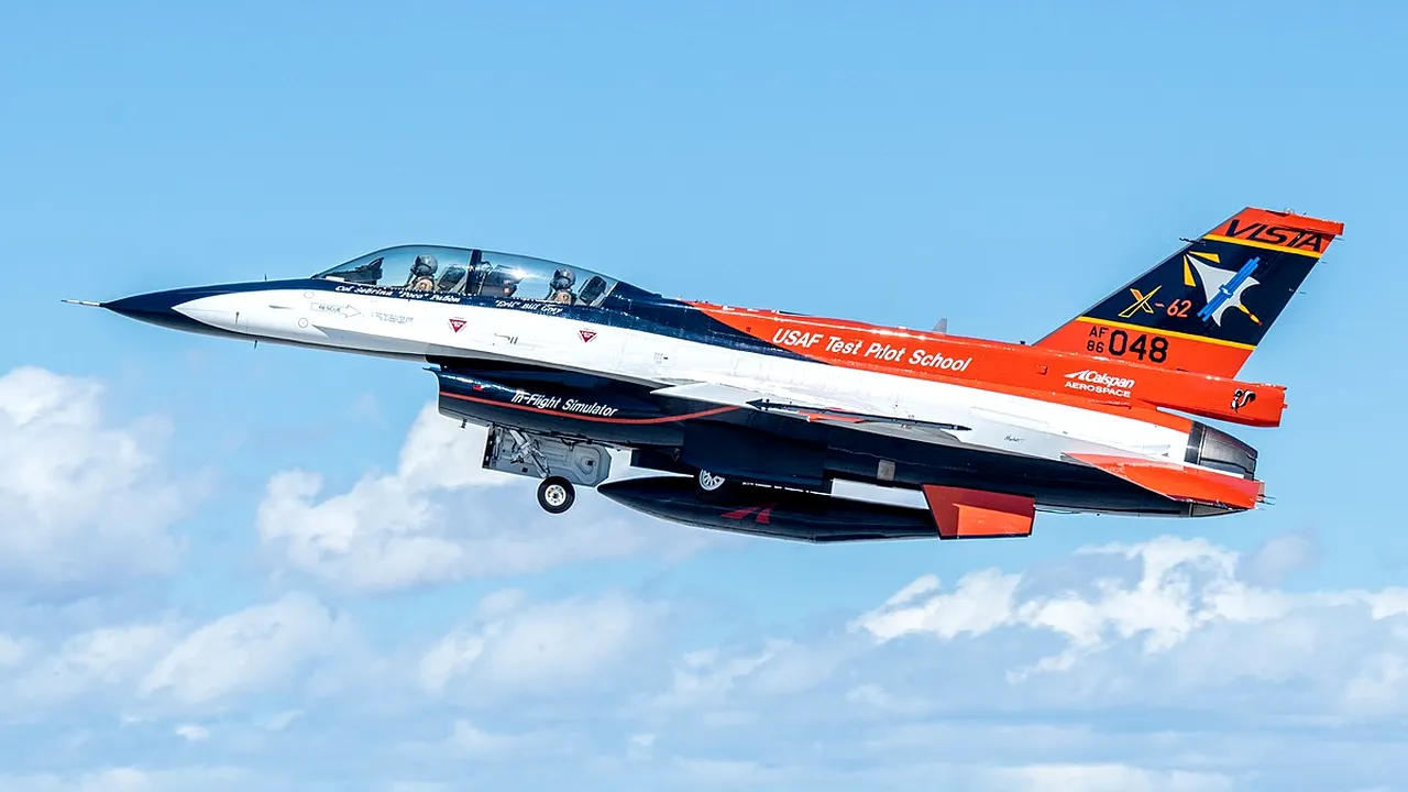 Începe o nouă eră a războiului aerian. Un avion F-16 a fost pilotat de inteligenţa artificială 