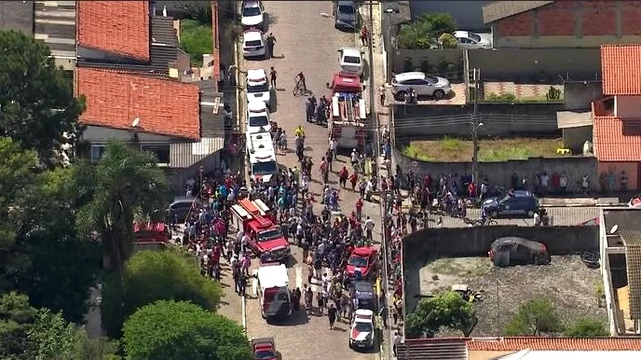 ATAC ARMAT într-o şcoală din Brazilia. Atacatorii sunt doi adolescenţi | VIDEO