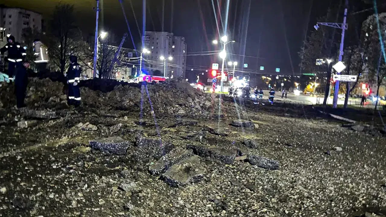 Rusia şi-a bombardat accidental noaptea trecută un oraş de 400.000 de locuitori. Ce spune presa rusă de avionul de modernizat pentru a avea o 