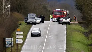 Alerte false şi evacuări în Franţa, pe fondul temerilor legate de terorism. Tineri cu cagule şi arme false au determinat intervenţia unui elicopter al jandarmeriei