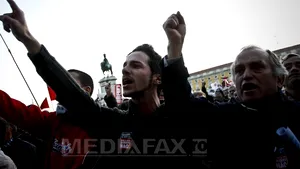 Sute de funcţionari manifestează la Lisabona împotriva austerităţii