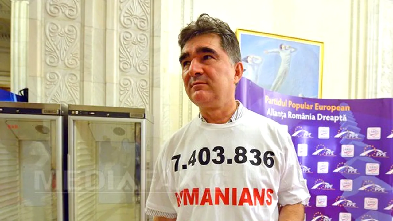 Ghişe, la Congresul PPE, cu un tricou pe care scrie 
