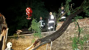 Furtuni puternice în Ungaria, soldate cu importante pagube materiale