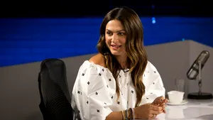 VIDEO Marius Tucă Show, la Aleph News şi pe alephnews.ro. Invitată e Alexandra Nechita, pictoriţa care nu mai are nevoie de nicio prezentare