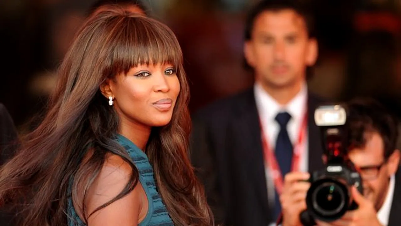 Naomi Campbell organizează la Cannes o defilare de modă în beneficiul sinistraţilor din Japonia