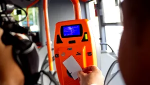 Card unic de transport CFR-RATB-METROREX. Primarul Firea anunţă introducerea tichetului unic pentru transportul în comun din Bucureşti şi Ilfov