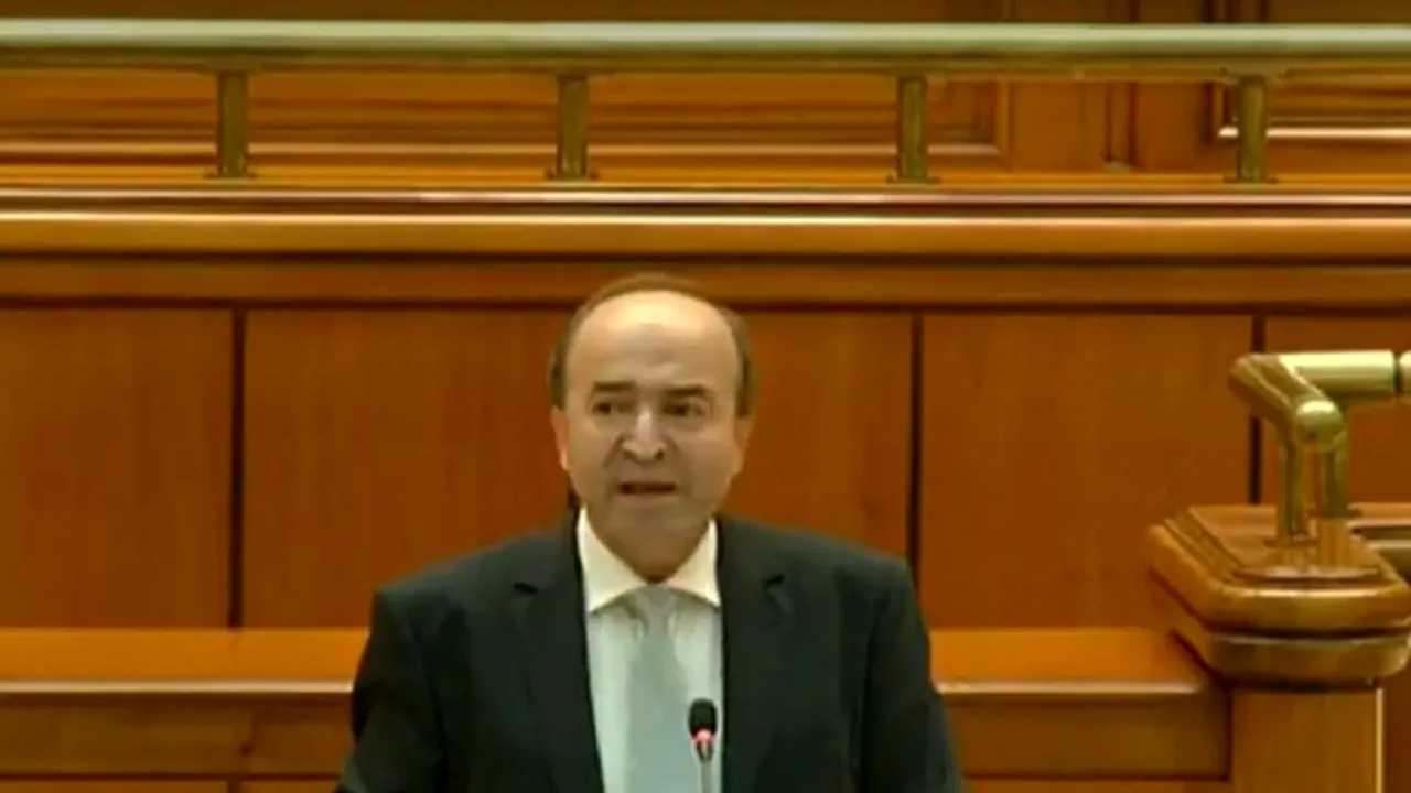 MOŢIUNEA la adresa Ministrului Justiţiei, dezbătută în plenul Parlamentului/ Toader: Revenirea la normalitate e să reducem achitările şi să recuperăm prejudiciile | VIDEO