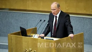 Vladimir Putin informează oficial Parlamentul în legătură cu cererea  Crimeei şi se declară dispus să ratifice un acord privind integrarea peninsulei în Rusia