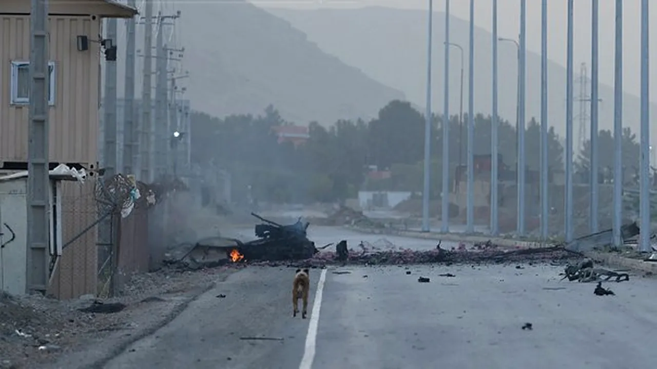Un atac asupra Aeroportului de la Kabul s-a încheiat, toţi autorii asaltului fiind ucişi