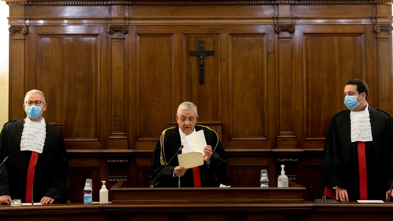 Fostul şef al băncii Vaticanului a fost condamnat la aproape 9 ani de închisoare