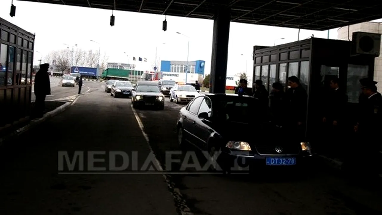 Traficul la intrarea în ţară prin Nădlac s-a dublat, românii din străinătate venind în vacanţă