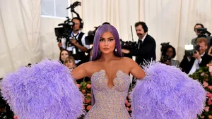 Kylie Jenner, eliminată din lista miliardarilor Forbes. Tânăra a negat acuzaţiile aduse familiei Kardashian