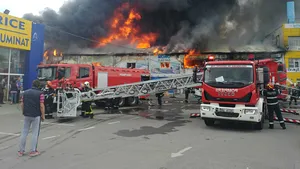 Noi date despre incendiul devastator de la centrul comercial Doraly din Afumaţi: Anchetă în derulare şi dosar pentru distrugere