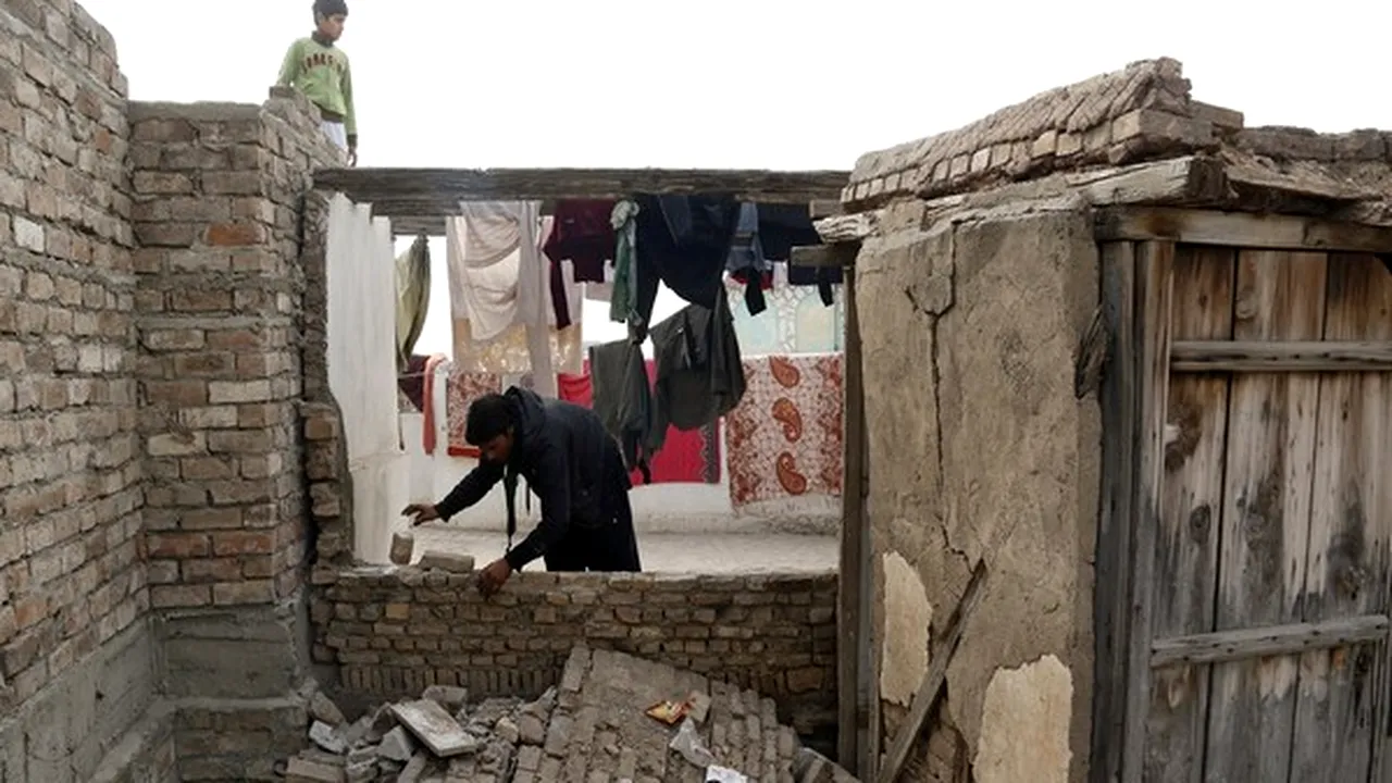 Cutremurul din Afganistan a ucis cel puţin 13 persoane, dintre care nouă în Pakistan