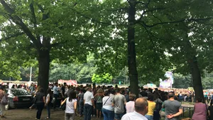 Sute de tineri au stat la coadă pentru a se înscriere la Academia de Poliţie: Salariul mă încântă, e primul avantaj